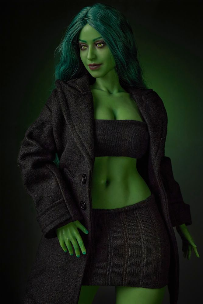 SHE-HULK 70cm 3 SHE-HULK 70cm